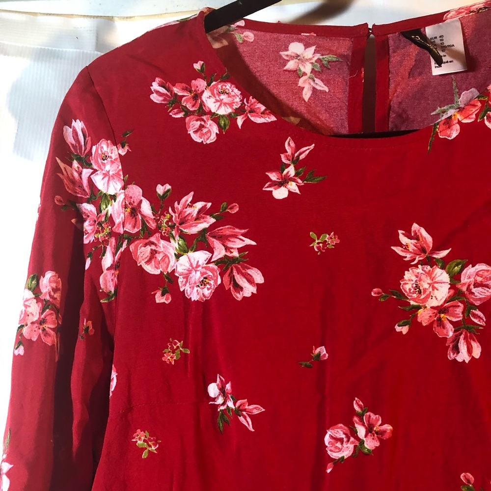 Divided Floral Top - Picture 2 of 5